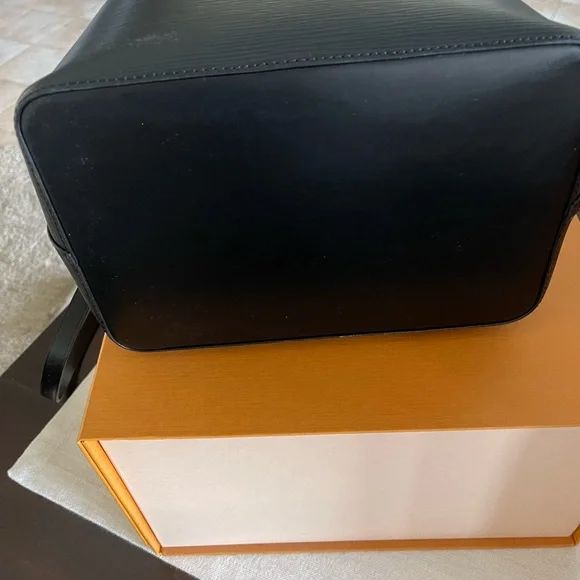 Louis Vuitton. Blk NeoNoe MM Epi. Mint, original box, - Picture 10 of 16